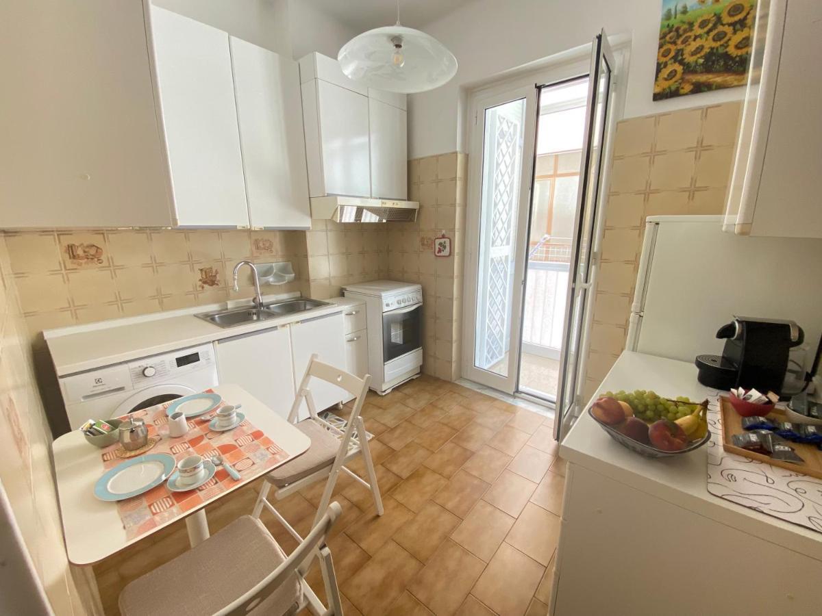Appartement Dimora De Amicis 88 à Bari Extérieur photo