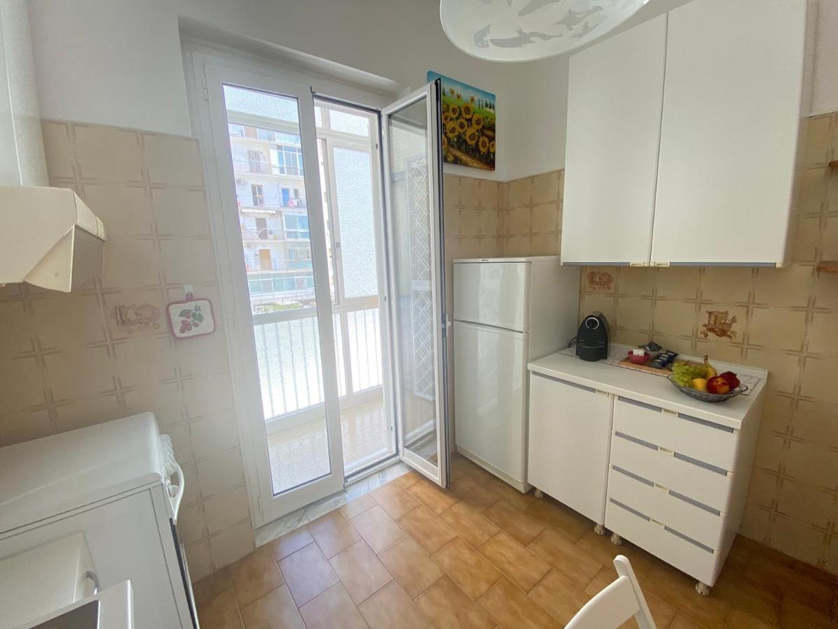 Appartement Dimora De Amicis 88 à Bari Extérieur photo